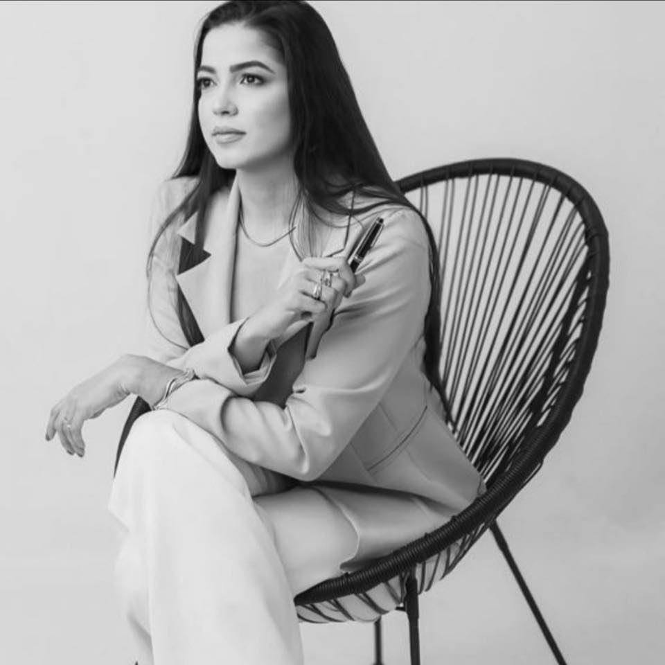 DRA. AMANDA ARAÚJO.jpg